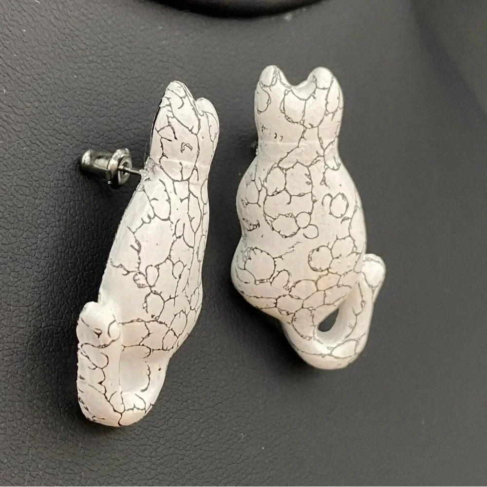 Crackle Cat Earnings Perched